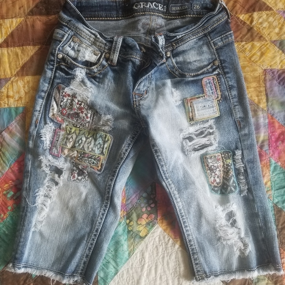 Gracie la Capris